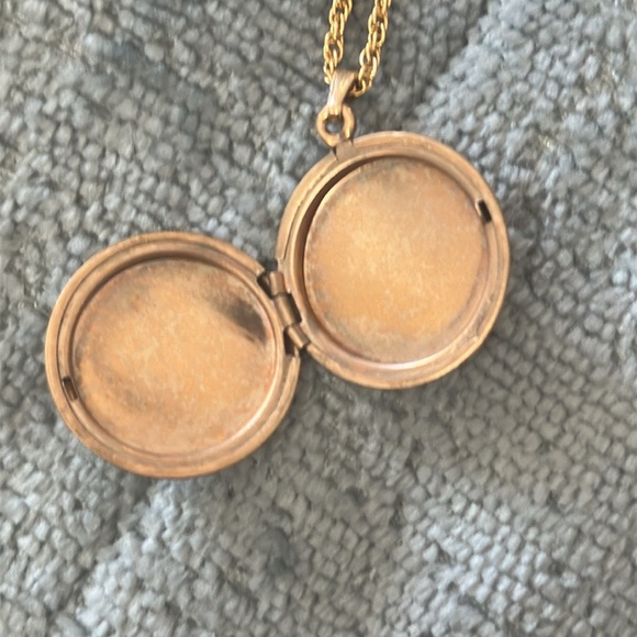 Vintage 12k gold filled locket necklace - Picture 4 of 7